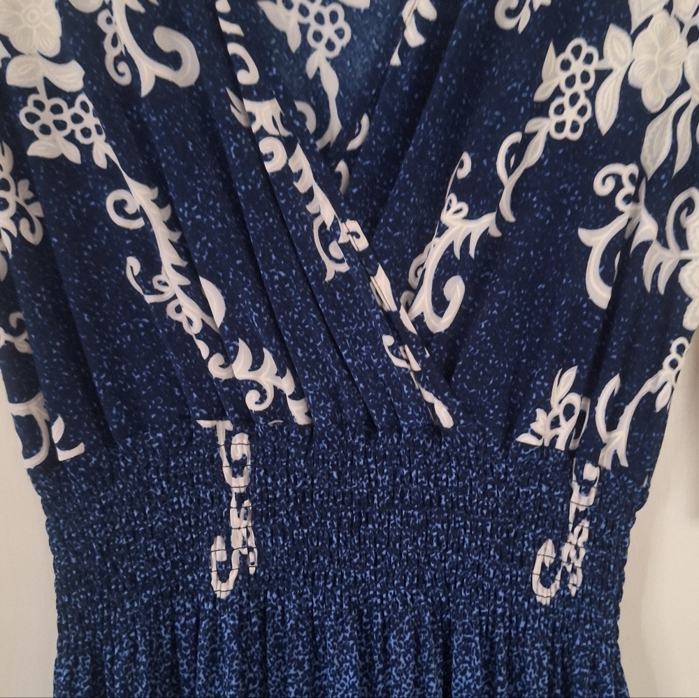 Ana & Rose short sleeved deep V neck maxi dress - NWT - Picture 3 of 7